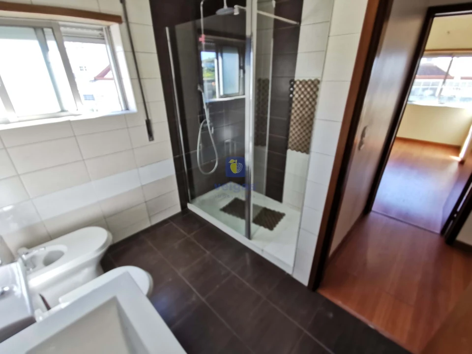 Apartamento T2 para Venda em Agualva e Mira-Sintra Foto 15