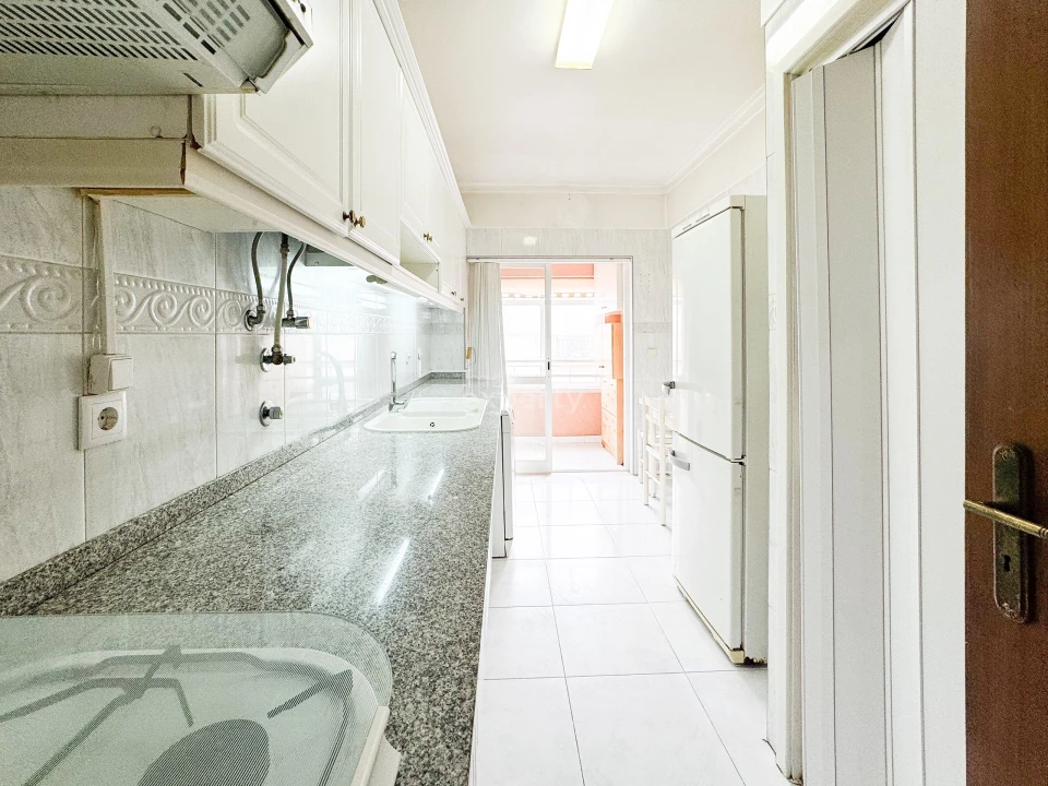 Apartamento T1 para Venda em Almada, Cova da Piedade, Pragal e Cacilhas Foto 3