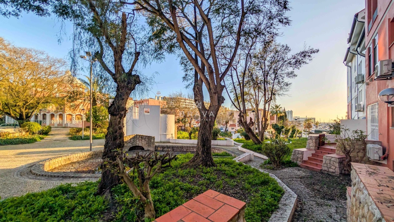 Apartamento T2 para Venda em Quarteira Foto 14