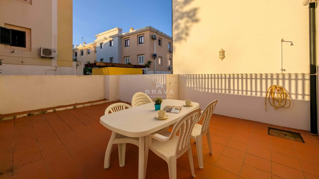 Apartamento T2 para Venda em Quarteira Foto 11