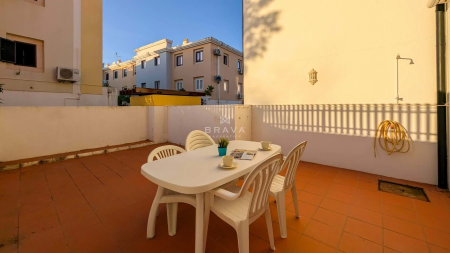 Apartamento T2 para Venda em Quarteira Foto 11