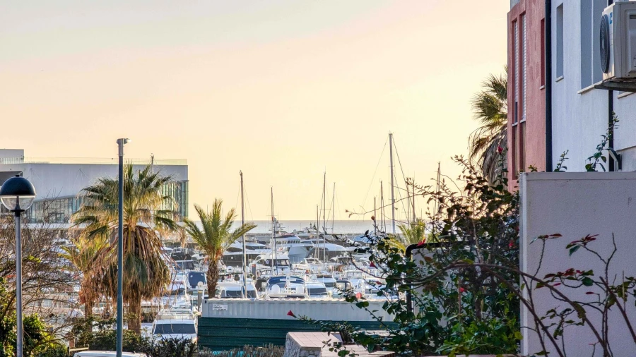 Apartamento T2 para Venda em Quarteira Foto 15