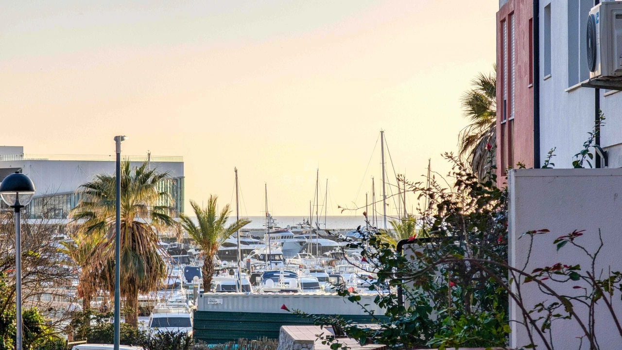 Apartamento T2 para Venda em Quarteira Foto 15