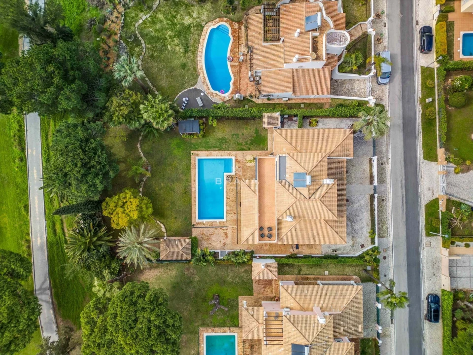 Moradia T4 para Venda em Quarteira Foto 24