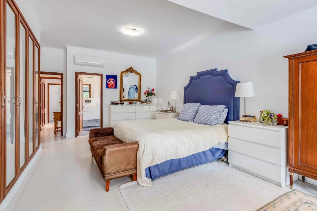 Moradia T4 para Venda em Quarteira Foto 38