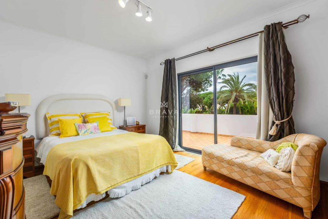 Moradia T4 para Venda em Quarteira Foto 32