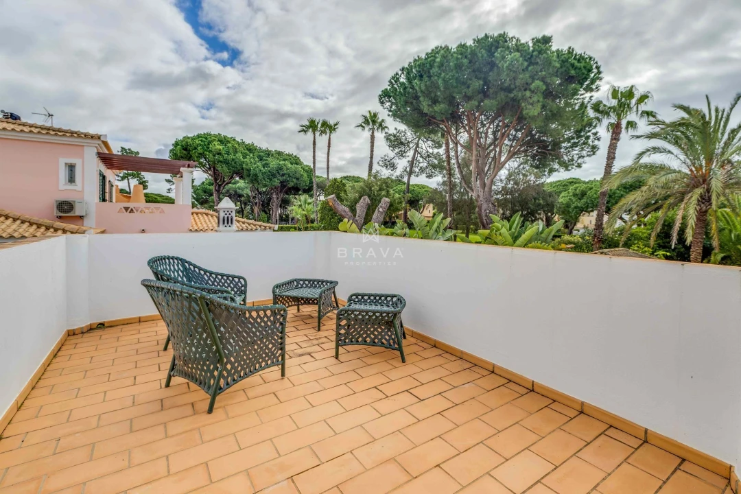 Moradia T4 para Venda em Quarteira Foto 35