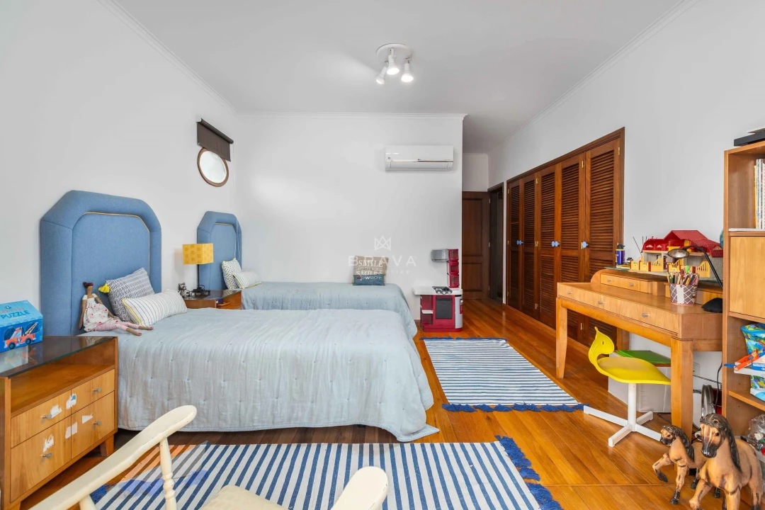 Moradia T4 para Venda em Quarteira Foto 27