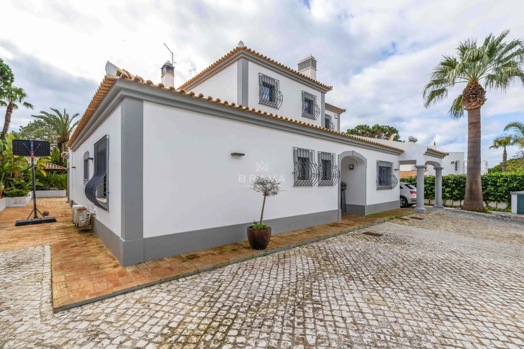 Moradia T4 para Venda em Quarteira Foto 55