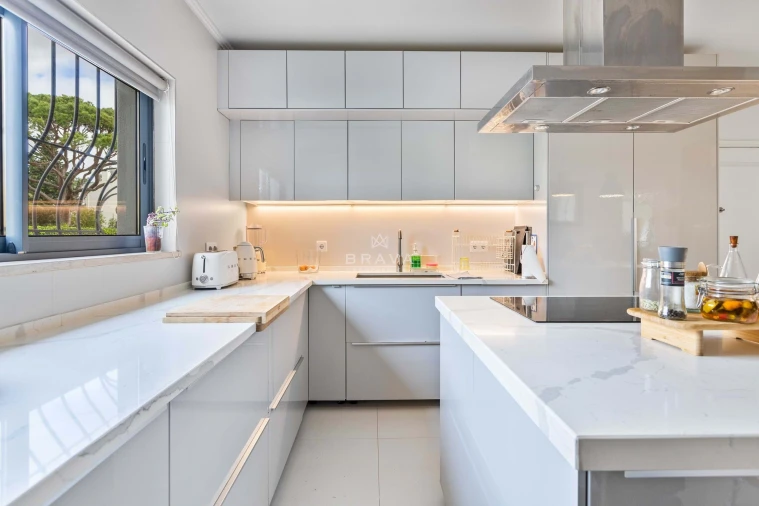 Moradia T4 para Venda em Quarteira Foto 11