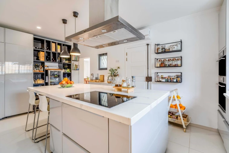 Moradia T4 para Venda em Quarteira Foto 12