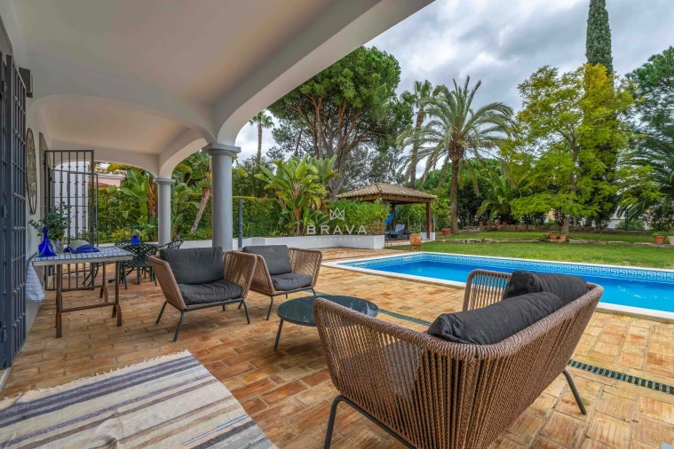 Moradia T4 para Venda em Quarteira Foto 50