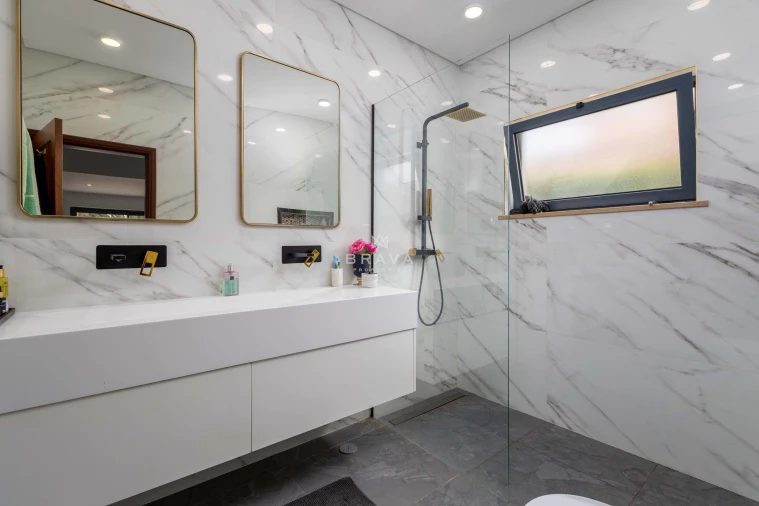 Moradia T4 para Venda em Quarteira Foto 40