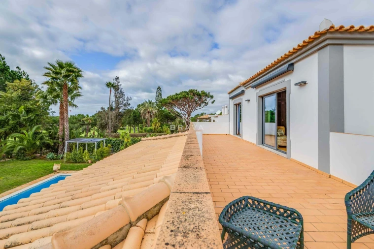 Moradia T4 para Venda em Quarteira Foto 36