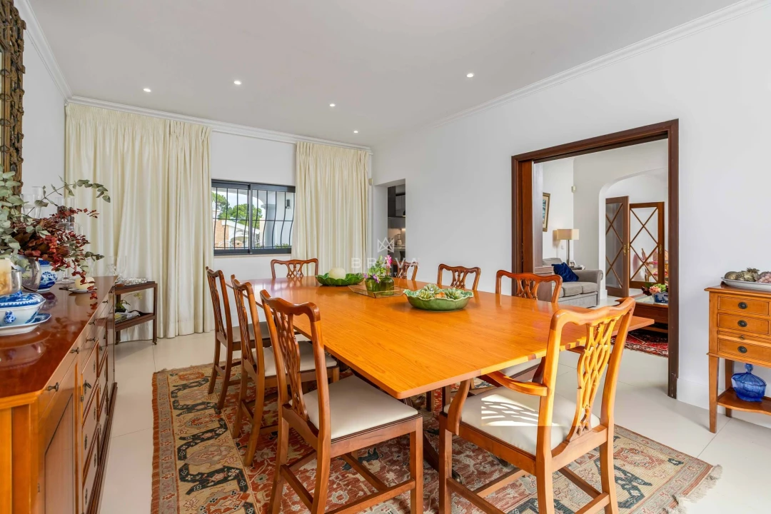 Moradia T4 para Venda em Quarteira Foto 19