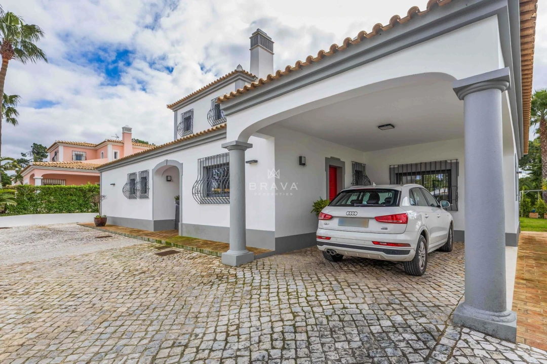 Moradia T4 para Venda em Quarteira Foto 54