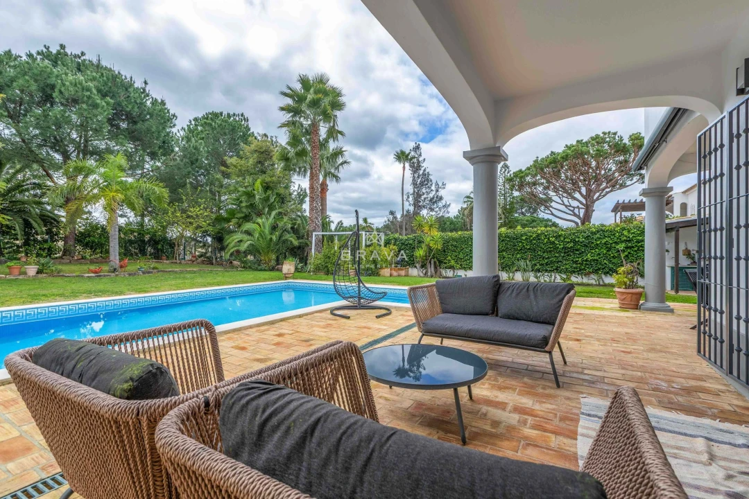 Moradia T4 para Venda em Quarteira Foto 49