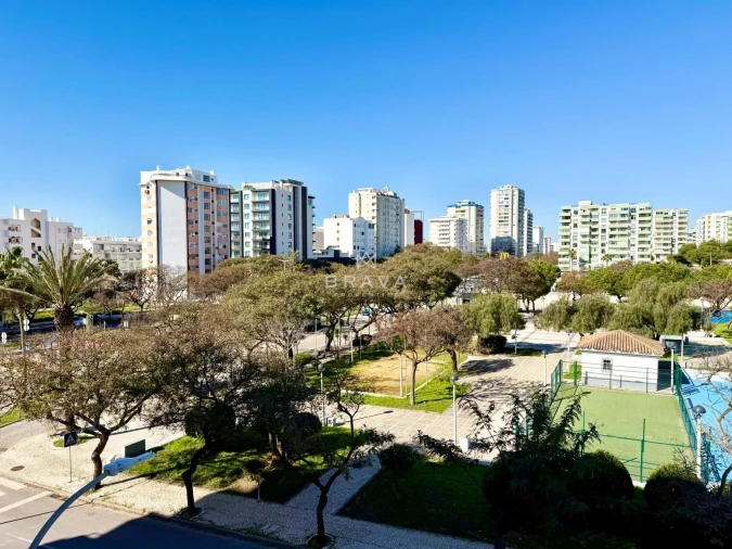 Apartamento T2 para Venda em Quarteira Foto 19