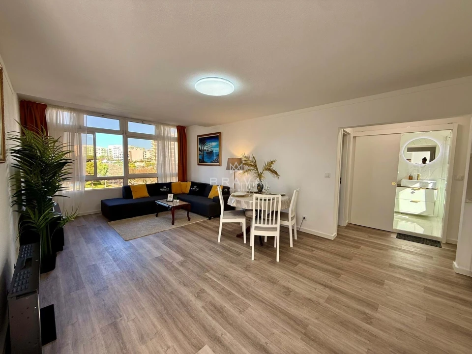 Apartamento T2 para Venda em Quarteira Foto 3