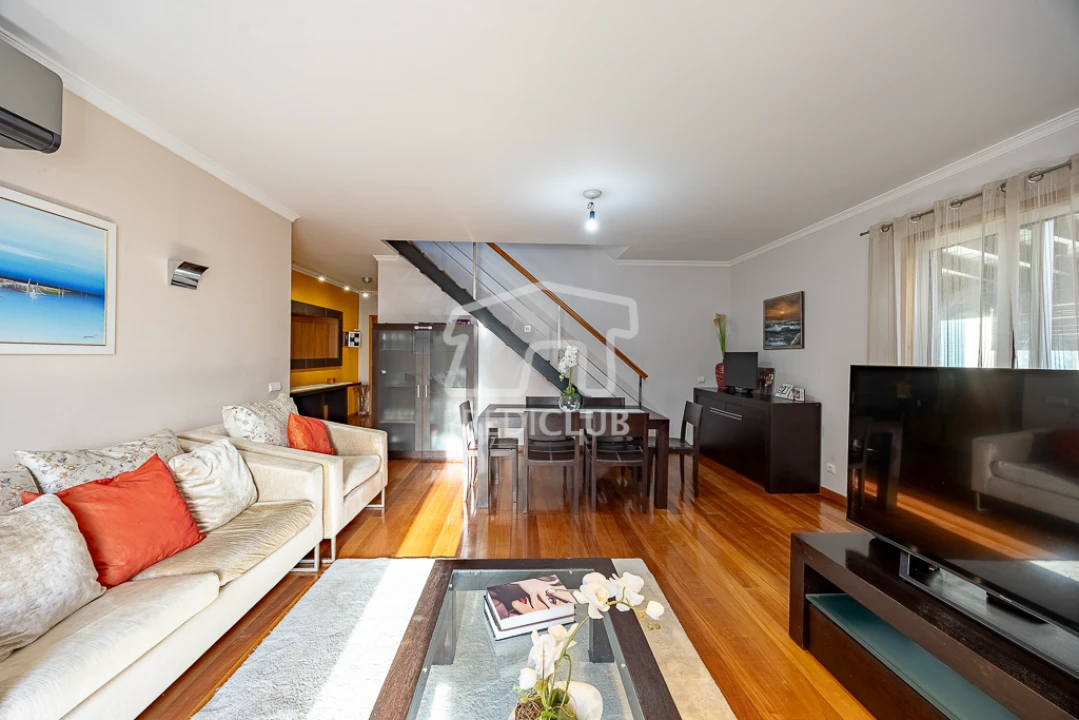 Apartamento T2 para Venda em Caniço Foto 2