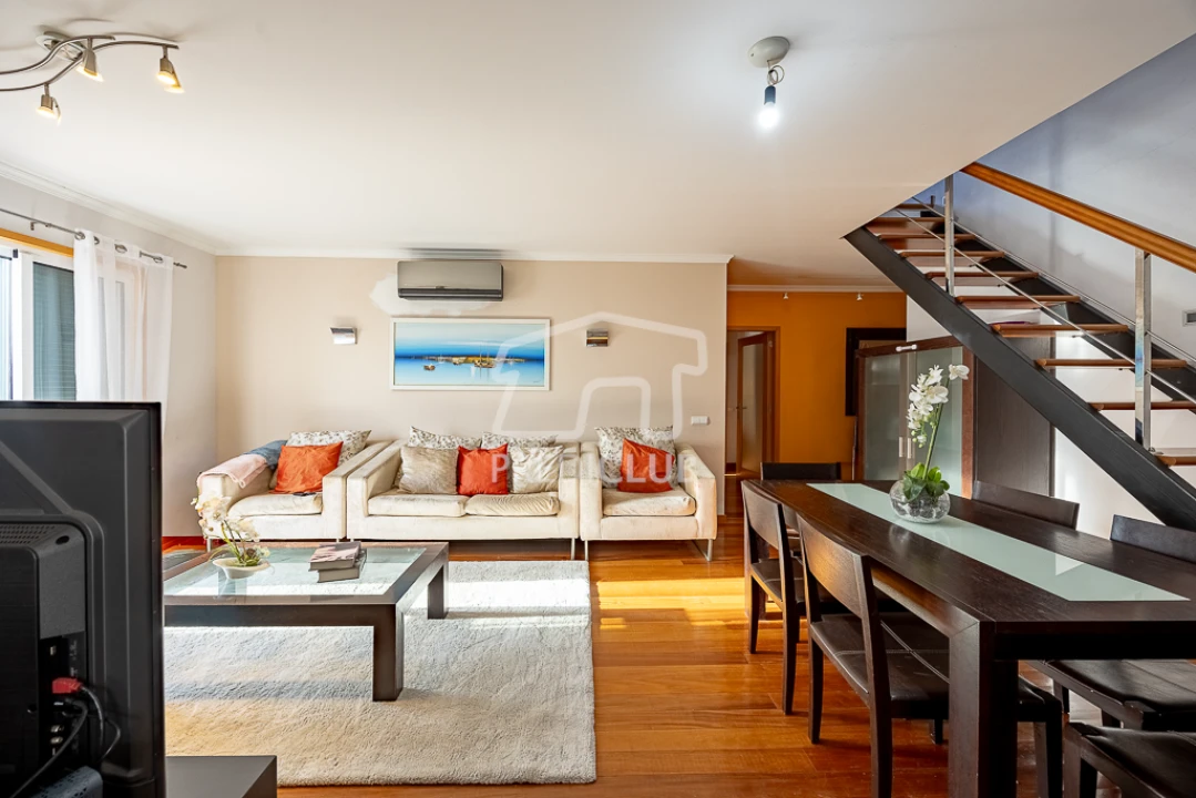 Apartamento T2 para Venda em Caniço Foto 4