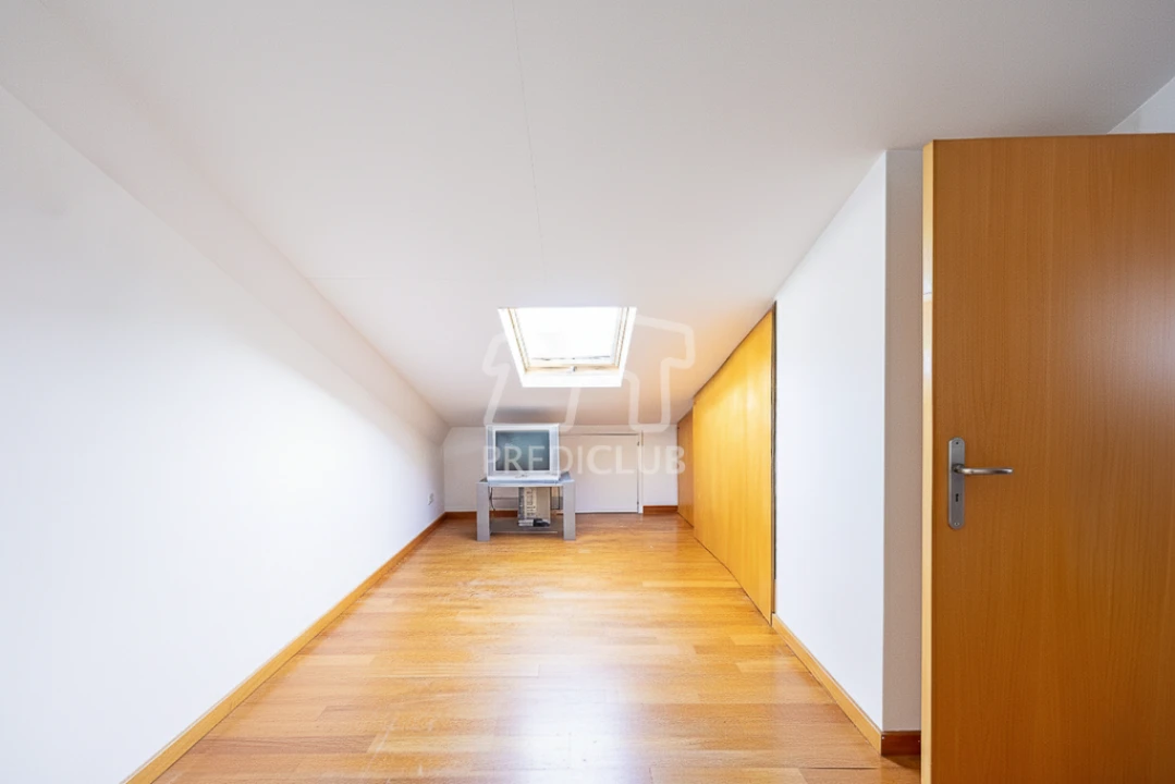 Apartamento T2 para Venda em Caniço Foto 21