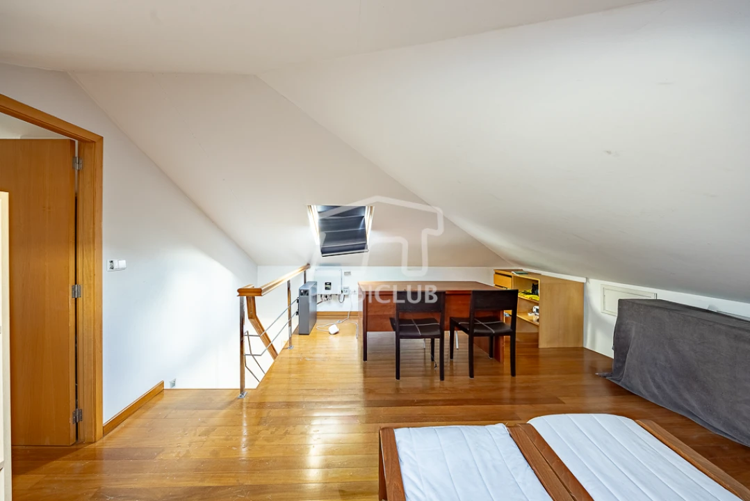 Apartamento T2 para Venda em Caniço Foto 5