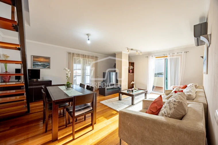 Apartamento T2 para Venda em Caniço Foto 3