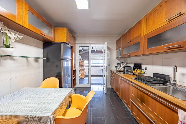 Apartamento T2 para Venda em Caniço Foto 7