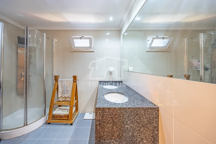 Apartamento T2 para Venda em Caniço Foto 18