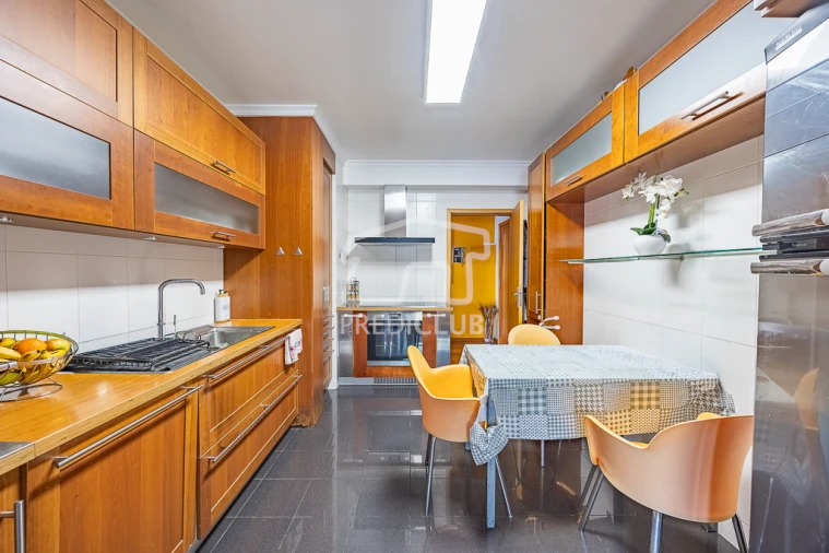 Apartamento T2 para Venda em Caniço Foto 8