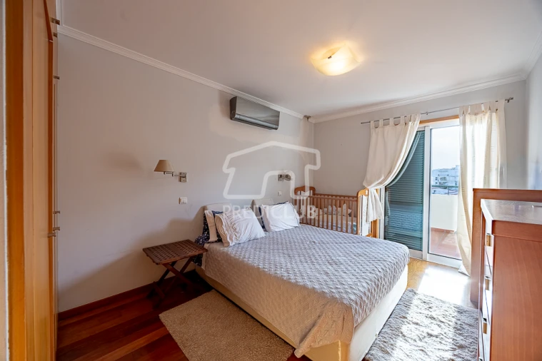 Apartamento T2 para Venda em Caniço Foto 12
