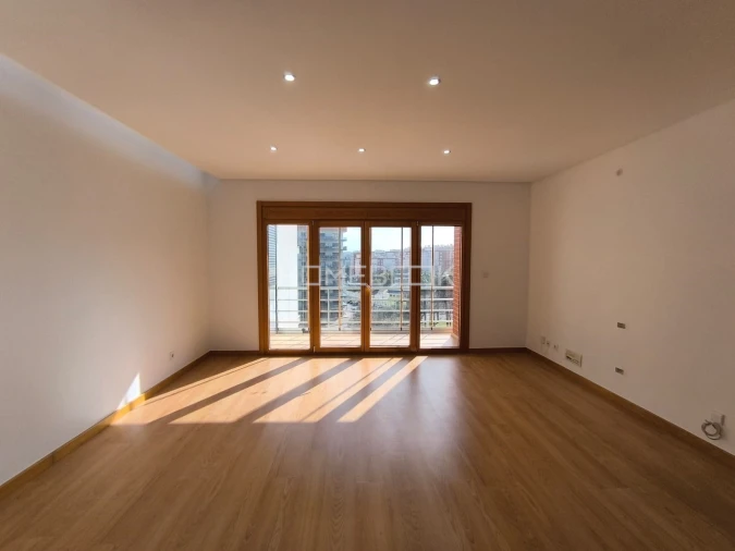 Apartamento T3 para Venda em Odivelas Foto 3