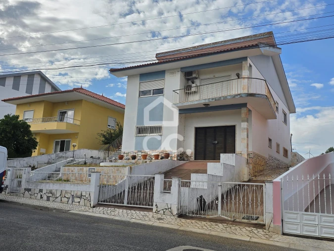 Moradia T3 para Venda em Santo Antão e São Julião do Tojal Foto 1