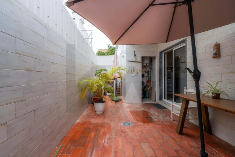 Apartamento T2 para Venda em Olhão Foto 6