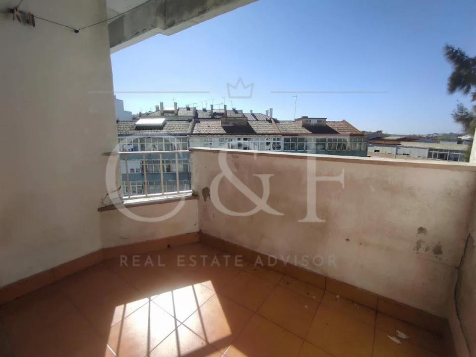 Apartamento T2 para Venda em Queluz e Belas Foto 5