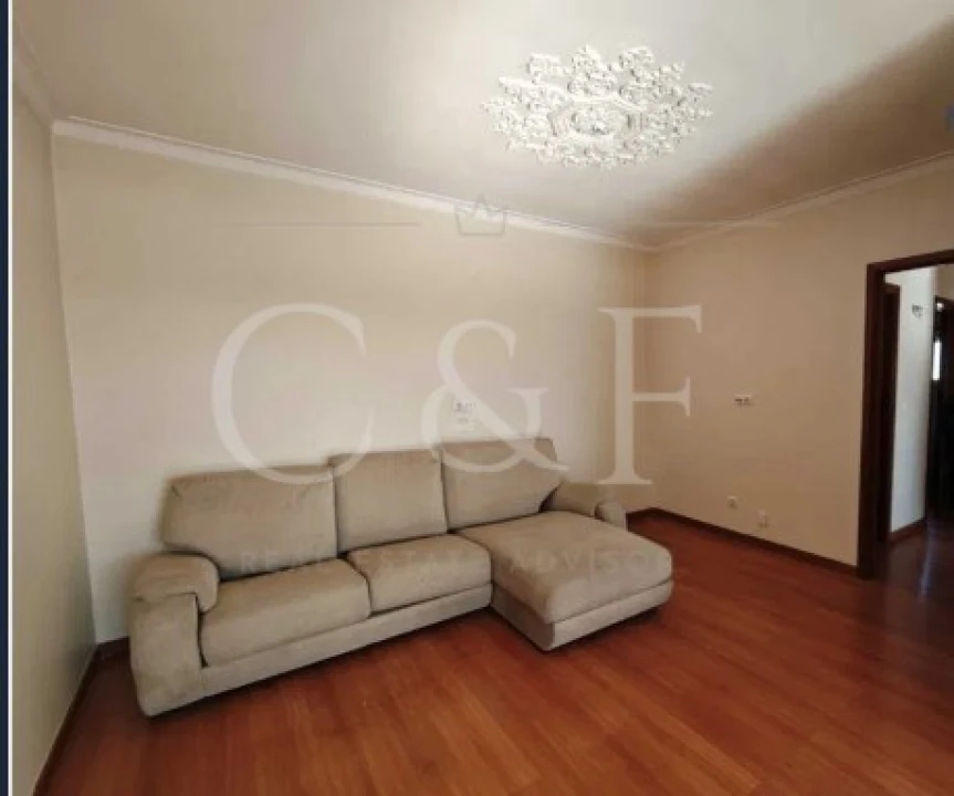 Apartamento T2 para Venda em Queluz e Belas Foto 3