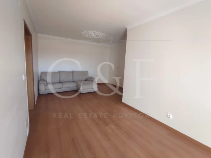 Apartamento T2 para Venda em Queluz e Belas Foto 2