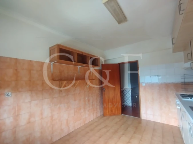 Apartamento T3 para Venda em Venteira Foto 6