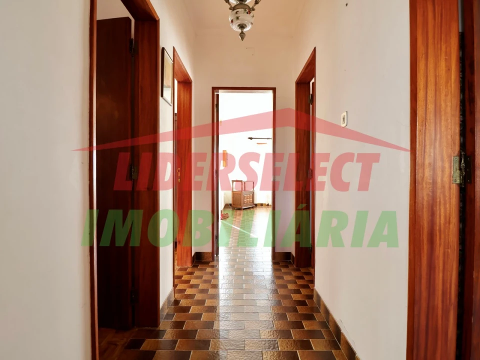 Moradia T2 para Venda em Silveira Foto 5