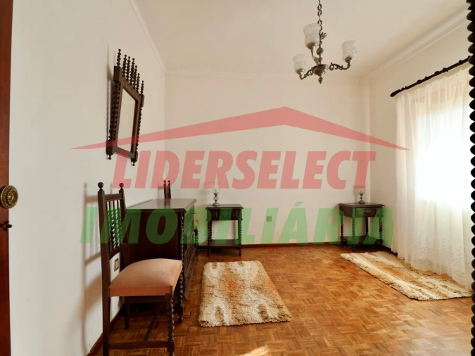 Moradia T2 para Venda em Silveira Foto 6