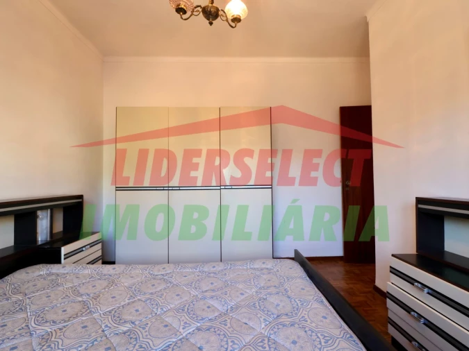 Moradia T2 para Venda em Silveira Foto 9