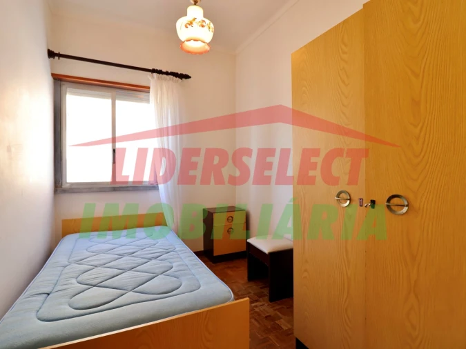 Moradia T2 para Venda em Silveira Foto 10