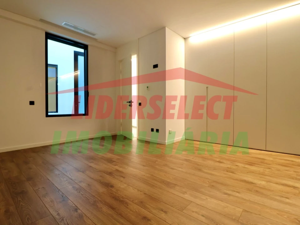 Apartamento T3 para Venda em Lourinhã e Atalaia Foto 9