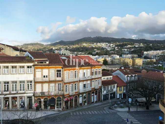 Prédio para Venda em Oliveira, São Paio e São Sebastião Foto 7