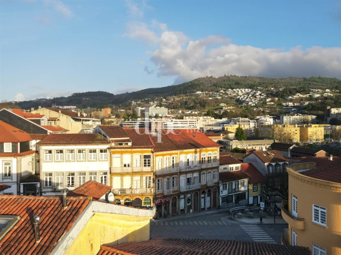 Prédio para Venda em Oliveira, São Paio e São Sebastião Foto 4