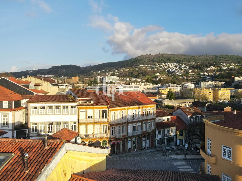 Prédio para Venda em Oliveira, São Paio e São Sebastião Foto 4