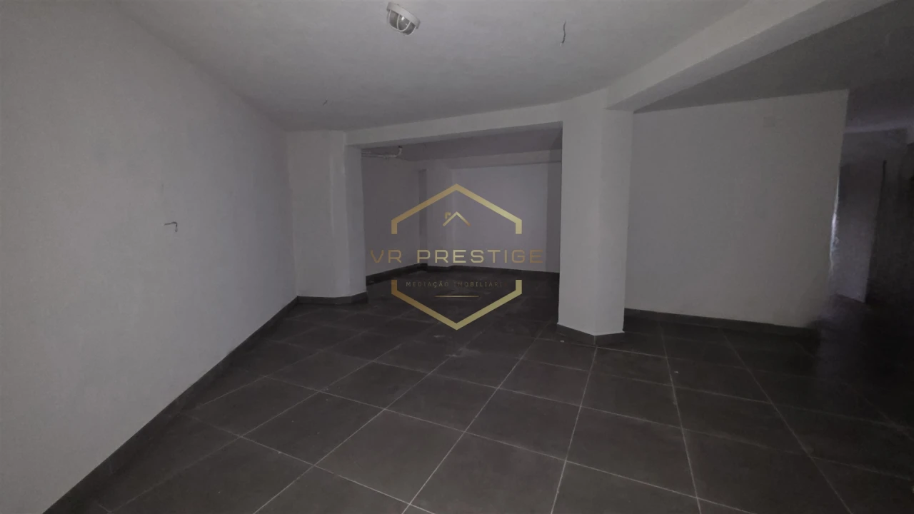 Loja para Venda em Aver-O-Mar, Amorim e Terroso Foto 10