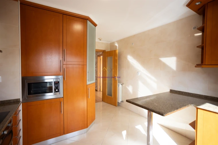 Apartamento T3 para Venda em Odivelas Foto 3