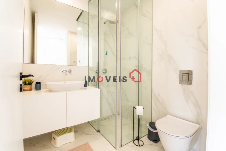 Moradia T4 para Venda em Santo Antonio dos Olivais Foto 15